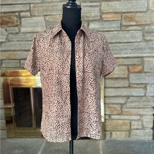 NWOT Cheetah Print Short Sleeve Button Down Top: Size Small